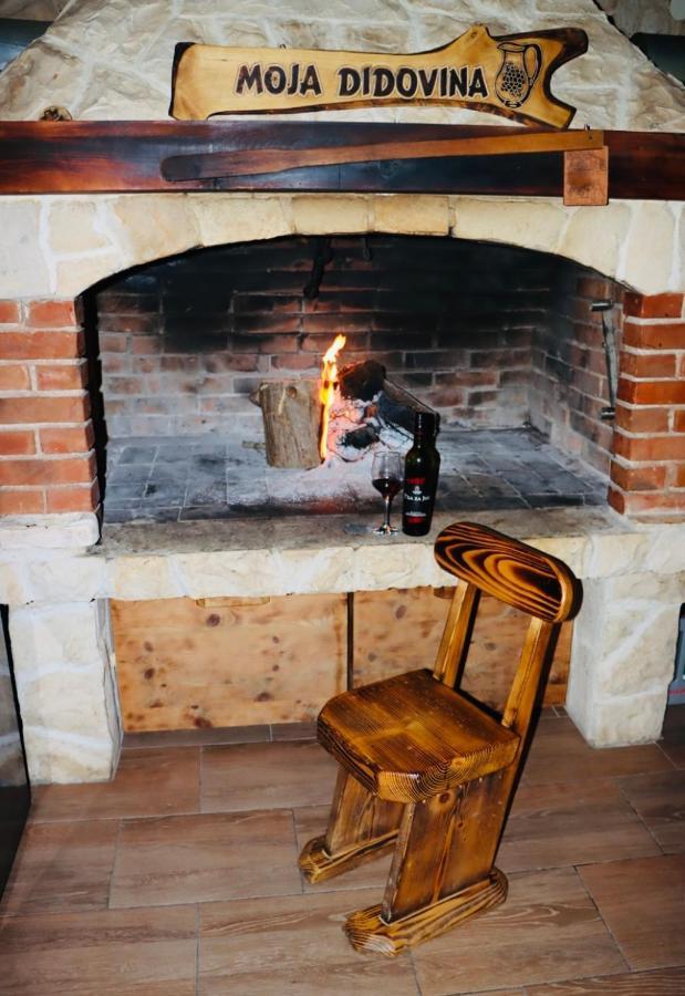 Iva Apartman Sa Bazenom Donji Zemunik Esterno foto