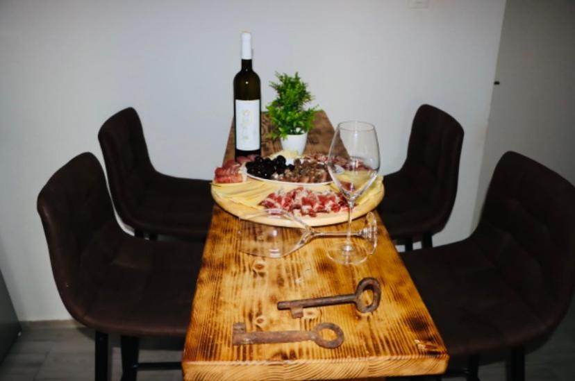 Iva Apartman Sa Bazenom Donji Zemunik Esterno foto