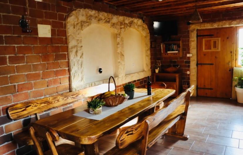 Iva Apartman Sa Bazenom Donji Zemunik Esterno foto